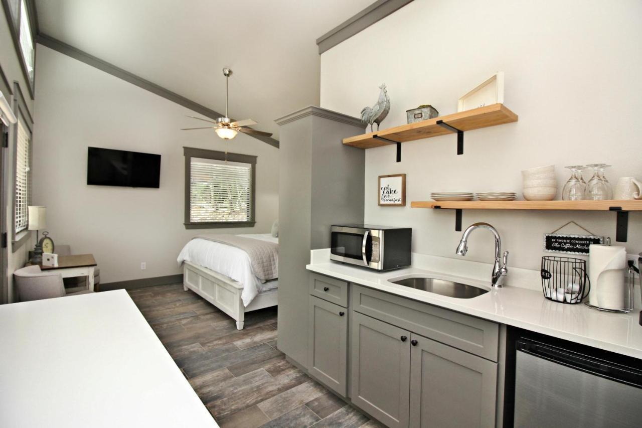 Green Acres Cottages - Dripping Springs Suite Wimberley Eksteriør billede